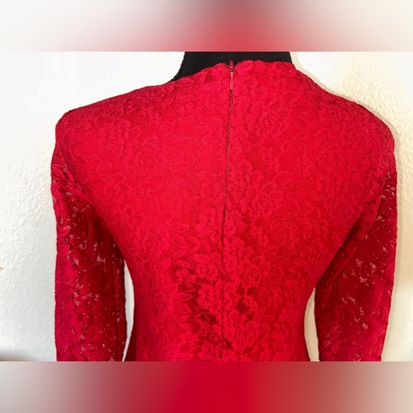 (#6) April girl dress lace woman’s small smoke free home - Picture 3 of 4